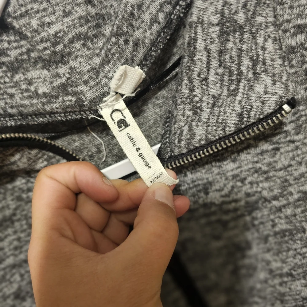 Quarter zip sweater - Picture 2 of 2